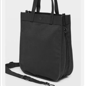 Lululemon Now and Always 15L tote. Black.